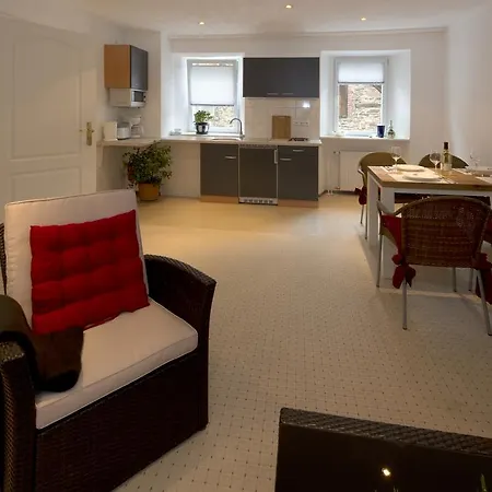 Atelier Apartment *